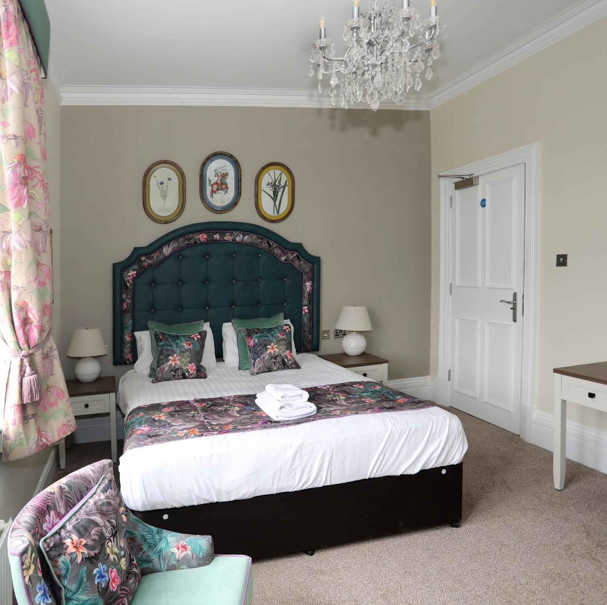 The Castle Of Brecon Hotel, Brecon, Powys Екстериор снимка