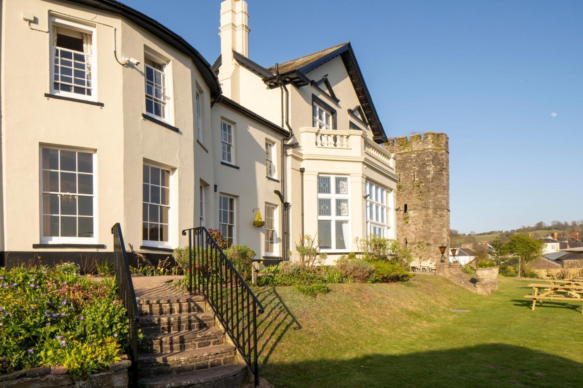 The Castle Of Brecon Hotel, Brecon, Powys Екстериор снимка