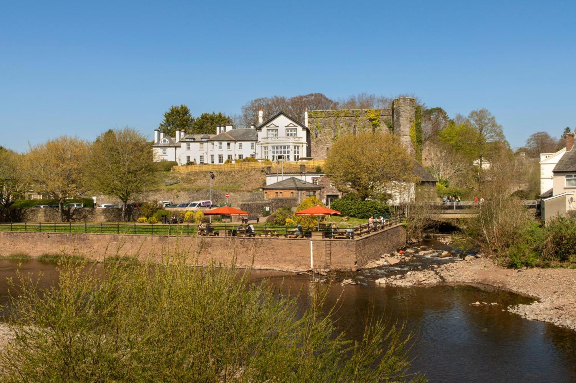 The Castle Of Brecon Hotel, Brecon, Powys Екстериор снимка